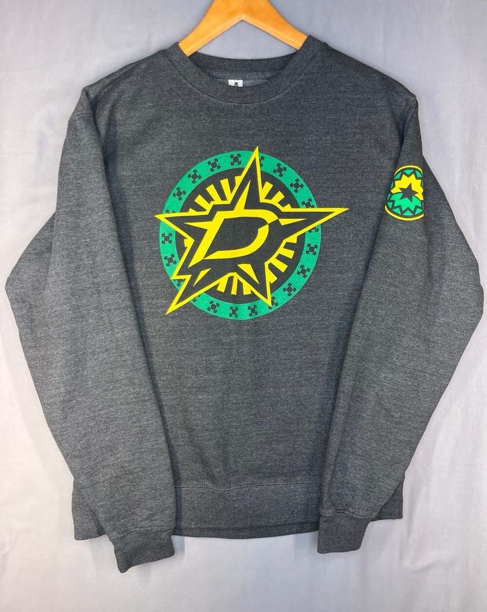 Independent Trading Company Dallas Stars Graphic Crewneck Sweatshirt Charcoal Gr